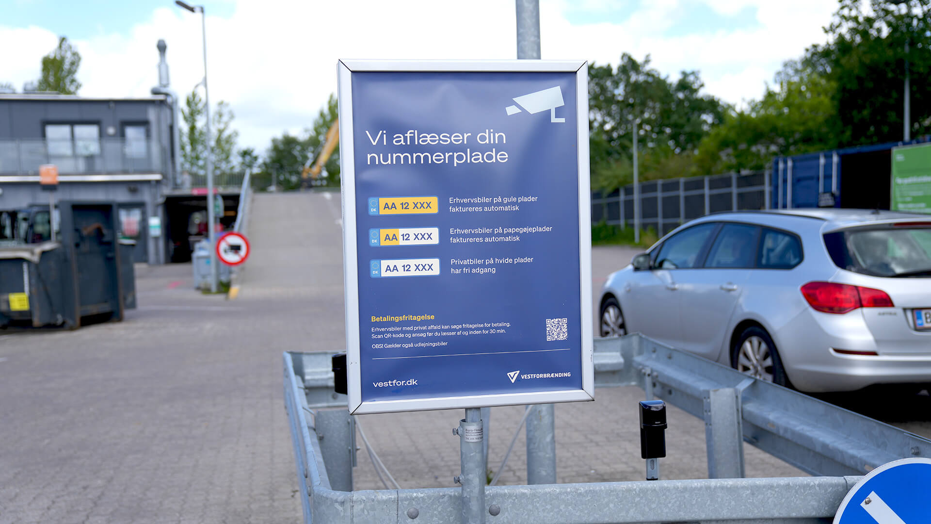 Vi Aflæser Din Nummerplade Skilt På Genbrugsstation