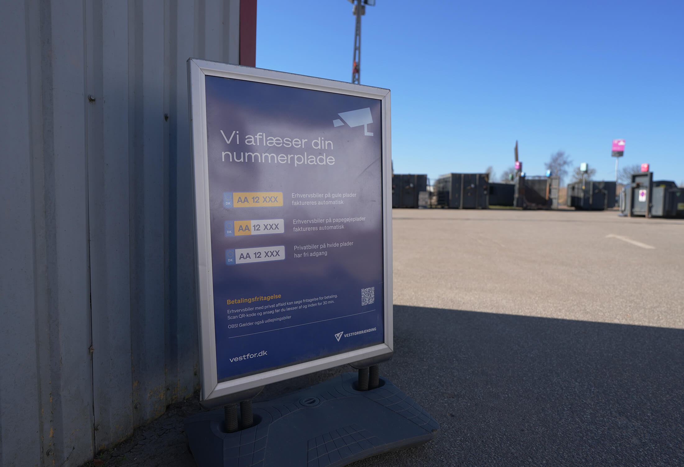 Vi Aflæser Din Nummerplade Skilt På Genbrugsstation