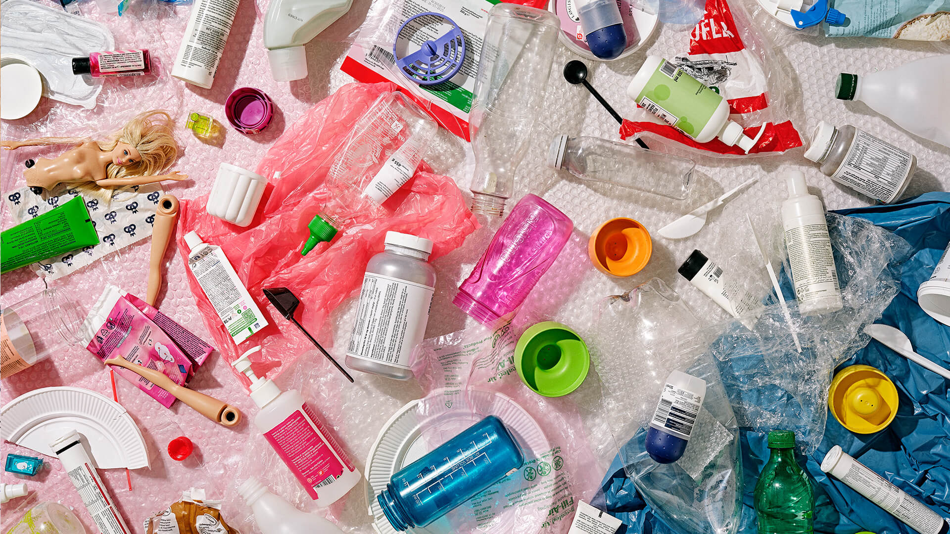 Plast fra pilleæsker, dukker og emballage